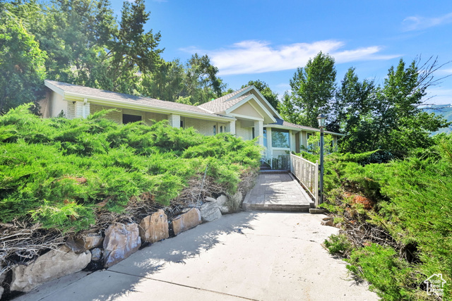 Photo 17 for MLS #2088964 at 504 Aspen Dr