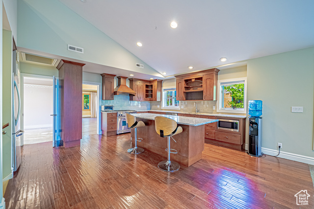 Photo 4 for MLS #2089019 at 1820 E Redondo Ave
