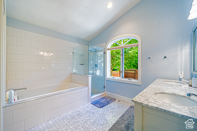 Photo 12 for MLS #2089019 at 1820 E Redondo Ave