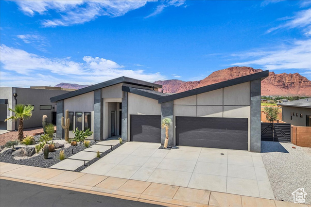 Photo 2 for MLS #2089046 at 133 E Terrace Ln