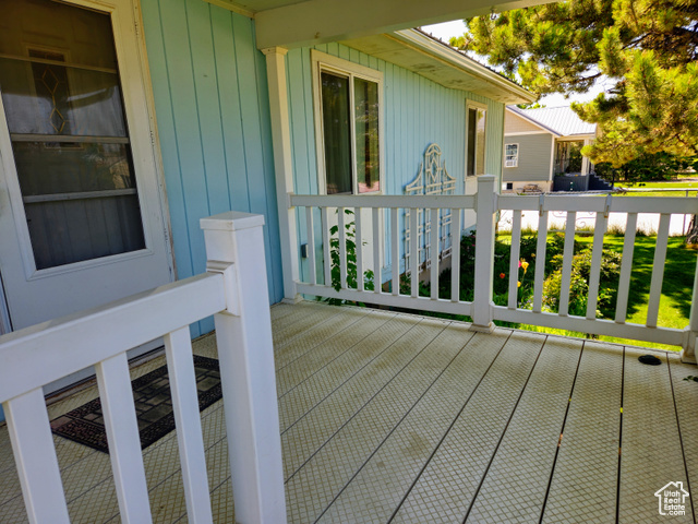 Photo 4 for MLS #2089082 at 719 Adams St