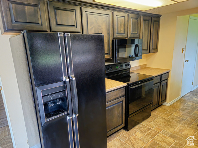 Photo 16 for MLS #2089082 at 719 Adams St