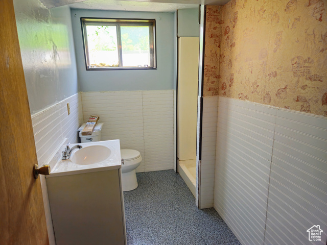 Photo 35 for MLS #2089082 at 719 Adams St