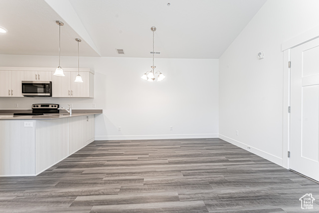 Photo 3 for MLS #2089089 at 4688 S 710 West #J304