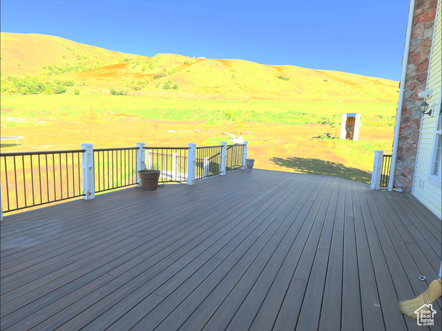 Photo 79 for MLS #2089107 at 2307 Maple Leaf Dr
