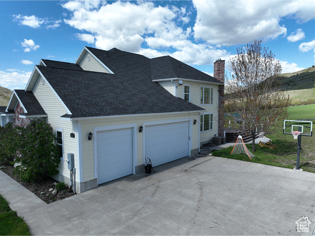 Photo 82 for MLS #2089107 at 2307 Maple Leaf Dr