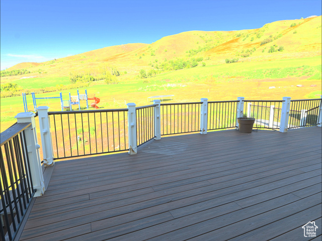 Photo 80 for MLS #2089107 at 2307 Maple Leaf Dr