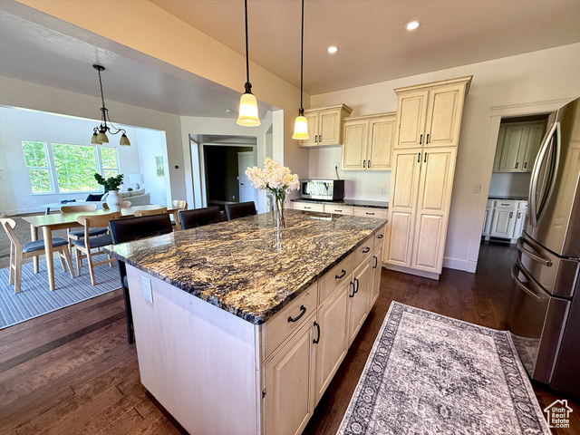 Photo 23 for MLS #2089107 at 2307 Maple Leaf Dr
