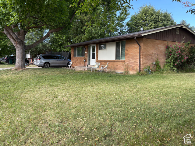 6072 S 2550 W, Roy UT 84067