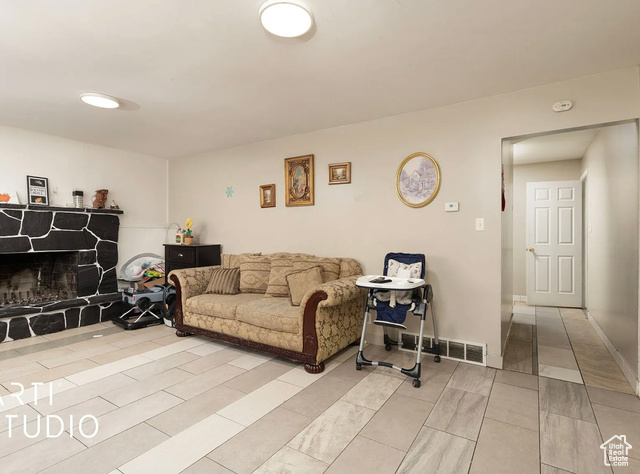 Photo 2 for MLS #2089296 at 123 N 800 East