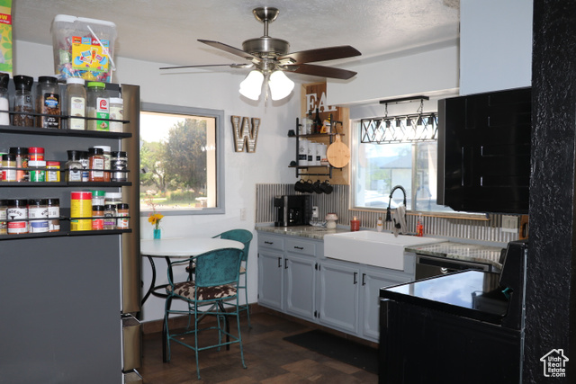 Photo 9 for MLS #2089325 at 484 N Main St