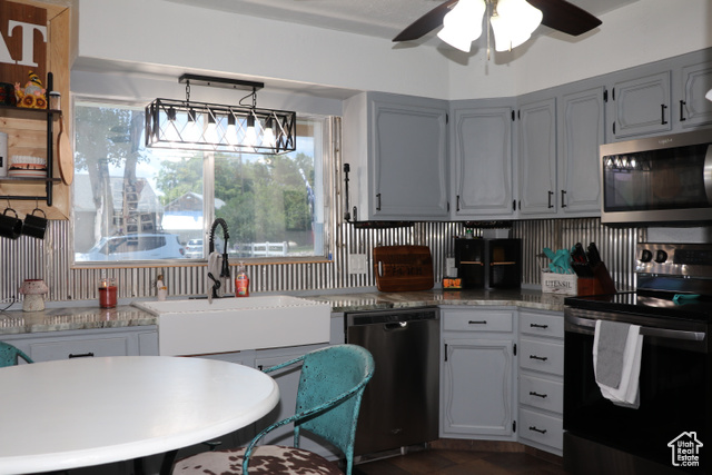 Photo 10 for MLS #2089325 at 484 N Main St