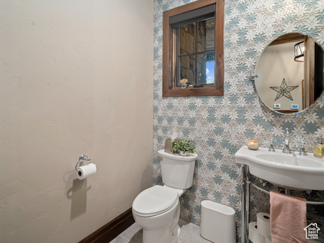 Photo 33 for MLS #2089372 at 1156 N Valley View Dr