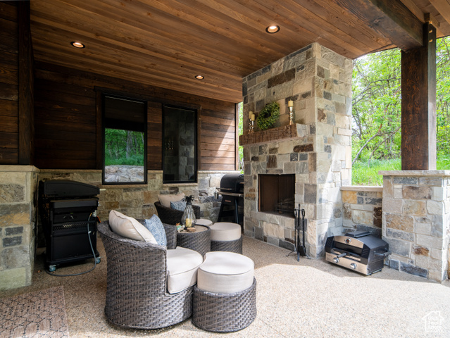 Photo 69 for MLS #2089372 at 1156 N Valley View Dr