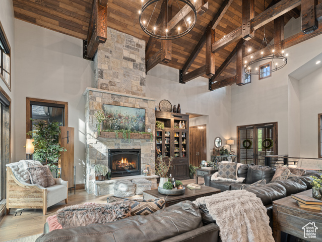 Photo 10 for MLS #2089372 at 1156 N Valley View Dr
