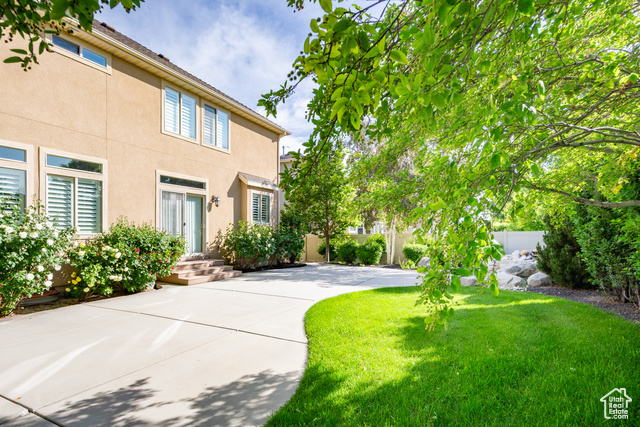 Photo 37 for MLS #2089377 at 407 E Clay Ln