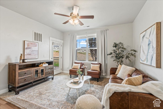 Photo 3 for MLS #2089435 at 4192 W Mckellen Dr #B2