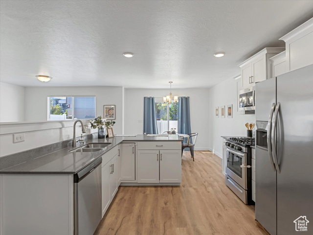 Photo 4 for MLS #2089440 at 3592 W Beckham Dr