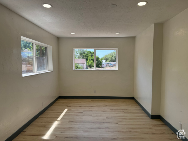 Photo 10 for MLS #2089570 at 559 E Harmston Ave