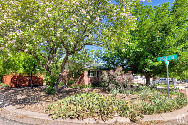 Photo 32 for MLS #2089589 at 279 Park Rd