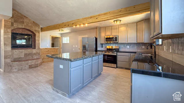 121 2ND, East Carbon UT 84520