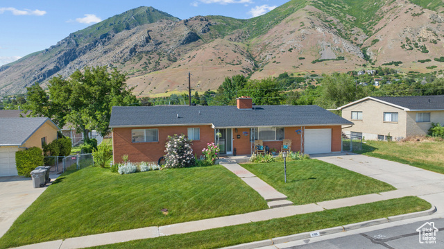 Photo 31 for MLS #2089657 at 1185 E Hillcrest Dr