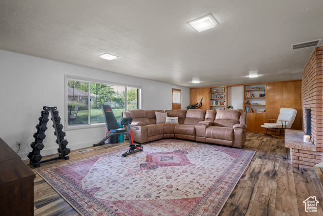 Photo 20 for MLS #2089657 at 1185 E Hillcrest Dr