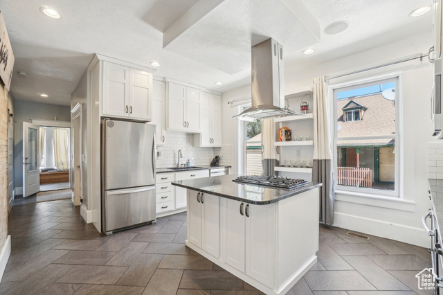 Photo 13 for MLS #2089669 at 2683 S Jefferson Ave