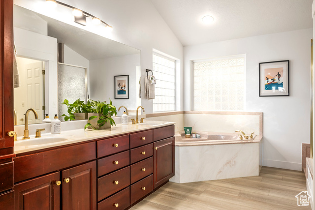 Photo 32 for MLS #2089779 at 1559 E Oak Cliff Dr