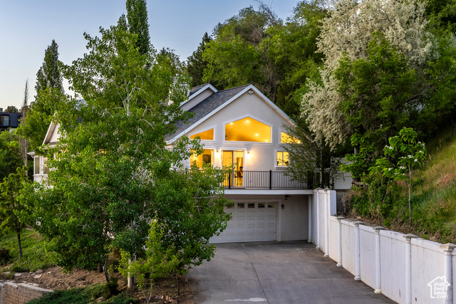 Photo 66 for MLS #2089779 at 1559 E Oak Cliff Dr
