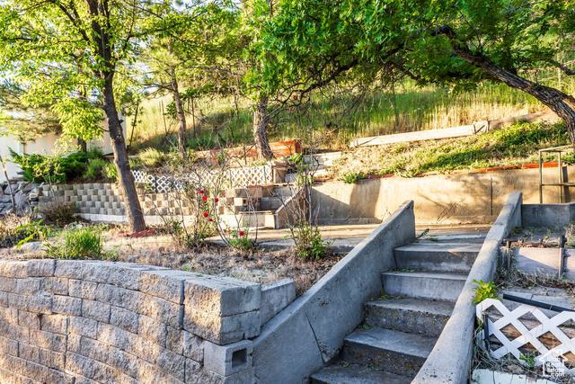 Photo 30 for MLS #2089779 at 1559 E Oak Cliff Dr