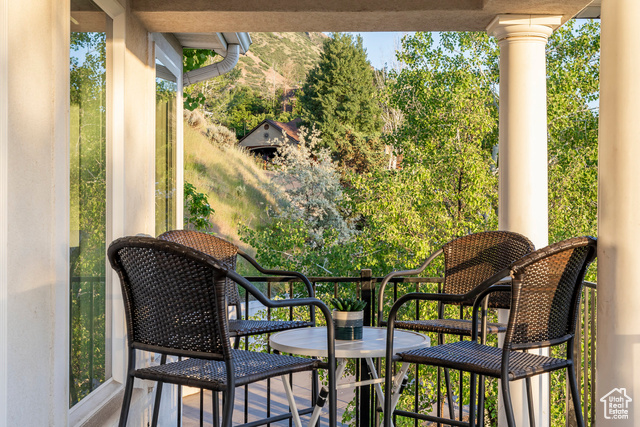 Photo 56 for MLS #2089779 at 1559 E Oak Cliff Dr