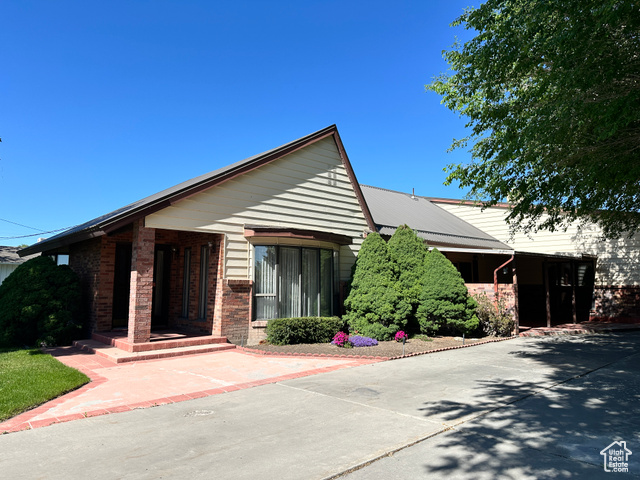 Photo 2 for MLS #2089790 at 102 S 1000 West
