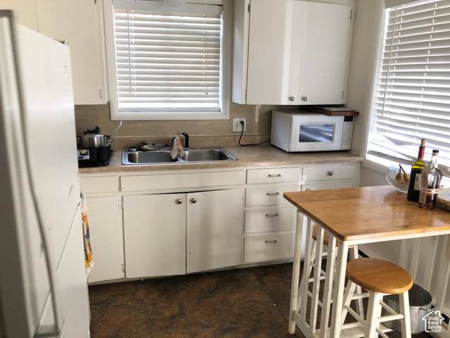 Photo 7 for MLS #2089796 at 827 E 23rd St