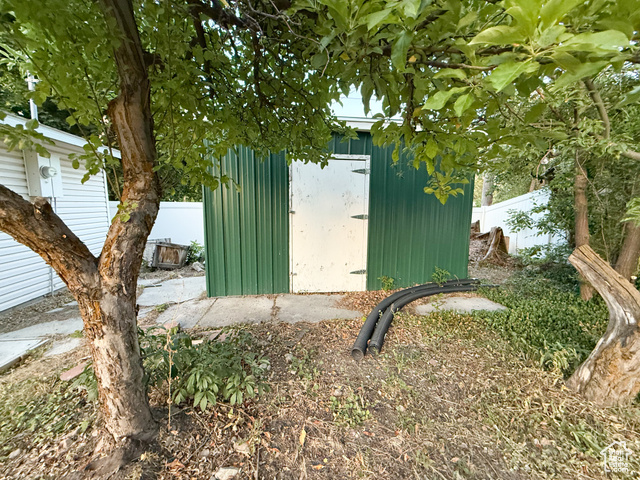 Photo 36 for MLS #2089798 at 1066 Beecher Ave