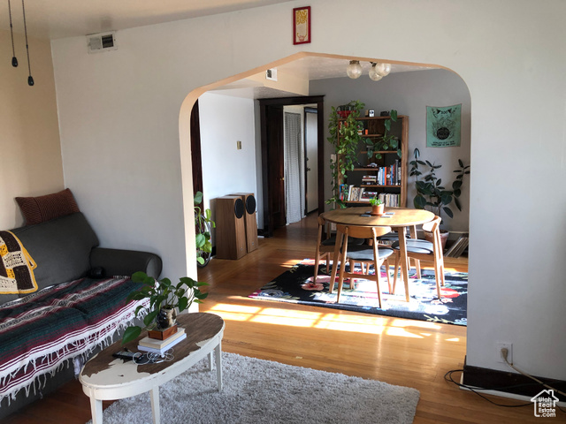 Photo 28 for MLS #2089799 at 823 E 23rd St