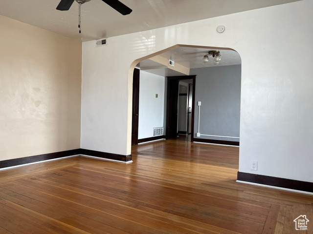 Photo 13 for MLS #2089799 at 823 E 23rd St