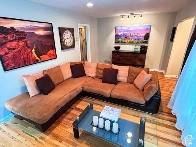 Photo 4 for MLS #2089833 at 2326 E 1700 South