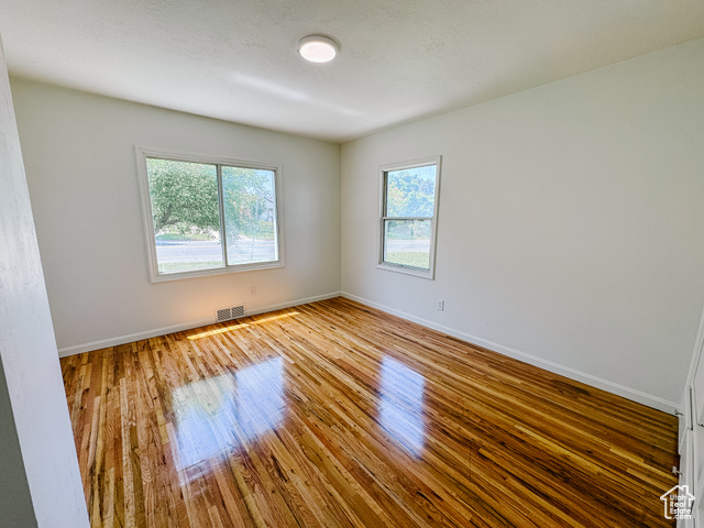 Photo 9 for MLS #2089843 at 1516 E 36th