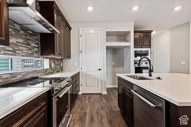 Photo 5 for MLS #2089945 at 6133 W Stone Mount Way #583
