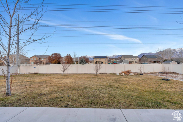Photo 21 for MLS #2089951 at 685 E Bullrush Pkwy