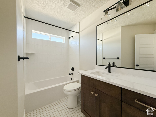 Photo 4 for MLS #2090091 at 2098 N 425 West #240