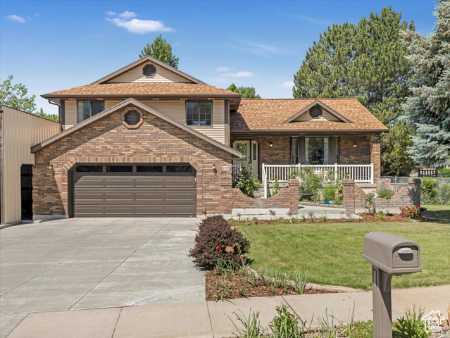 Photo 41 for MLS #2090100 at 1735 Hayes Dr