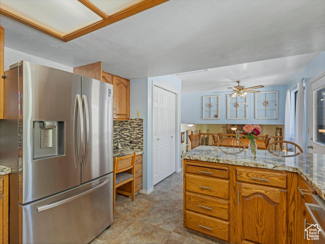 Photo 15 for MLS #2090100 at 1735 Hayes Dr