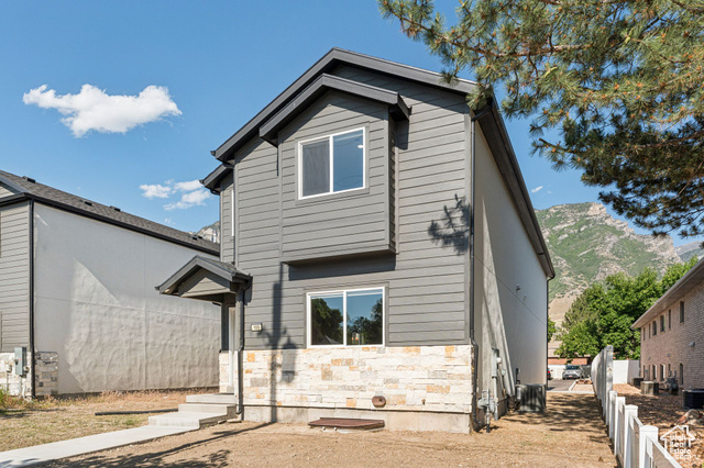 Photo 33 for MLS #2090114 at 105 S 600 East