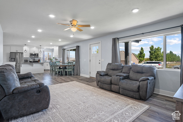 Photo 3 for MLS #2090126 at 745 W Mckellar