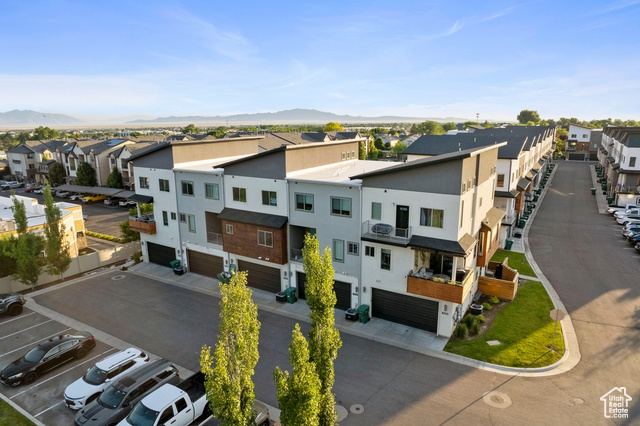 Photo 2 for MLS #2090134 at 2187 N 450 West