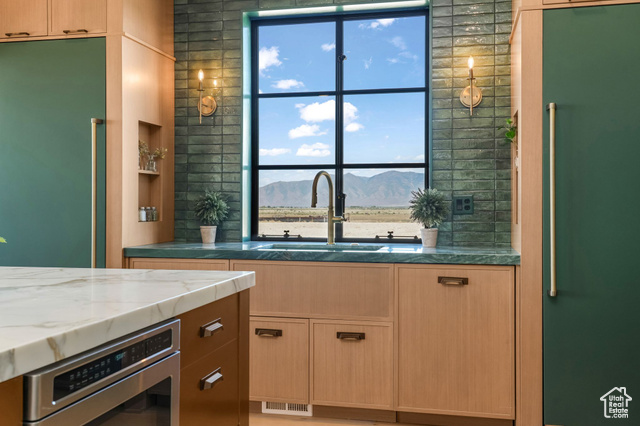 Photo 11 for MLS #2090219 at 1096 W Marigold Dr #112