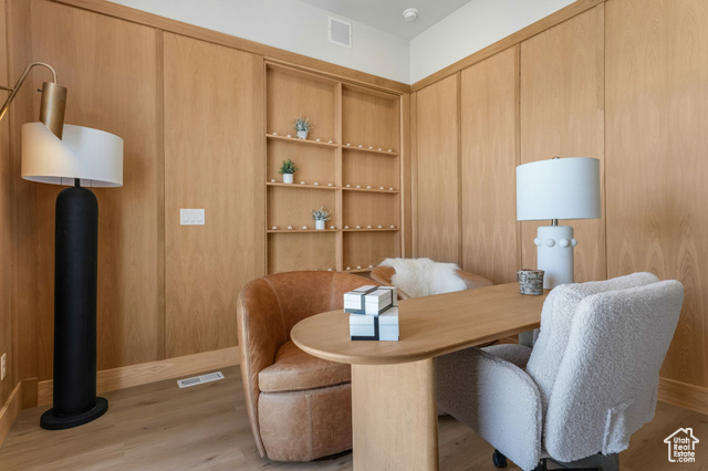 Photo 5 for MLS #2090219 at 1096 W Marigold Dr #112