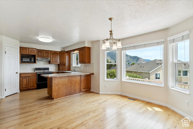 Photo 10 for MLS #2090261 at 497 E 3525 North